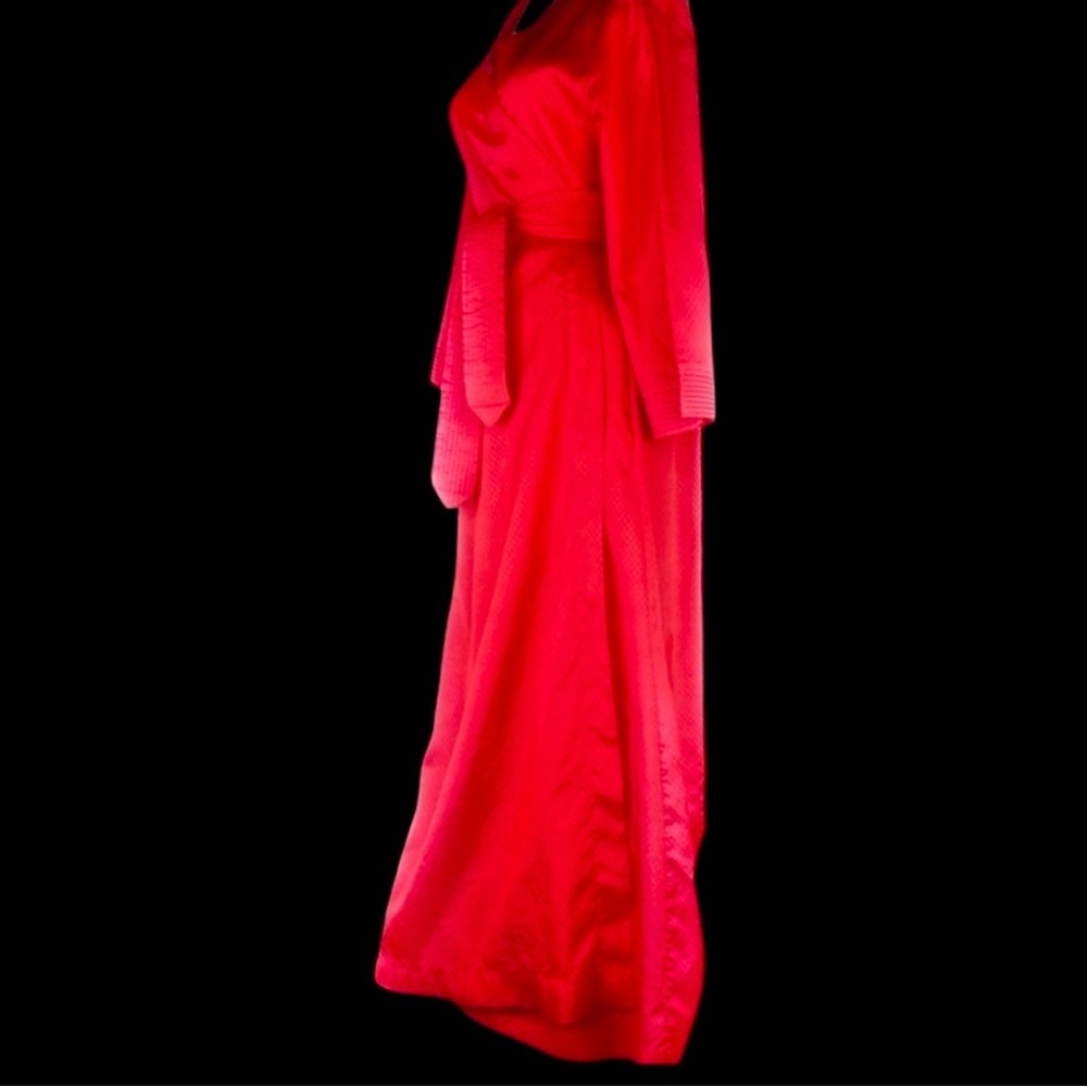 Authentic Vintage late 1940’s Robe
Movie Star Glam Red Kimono - Picture 3 of 9